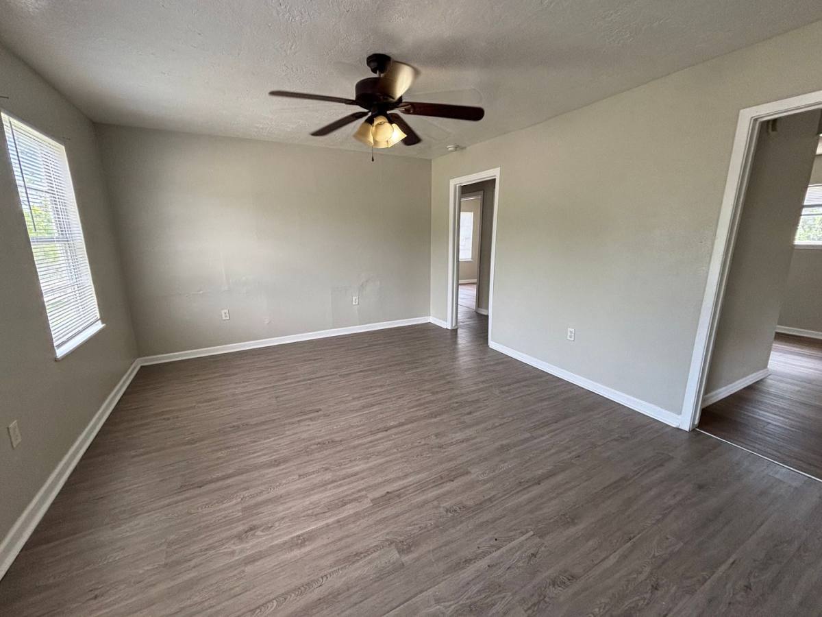 House for rent at 1137 1st Ave N, Texas City, TX 77590