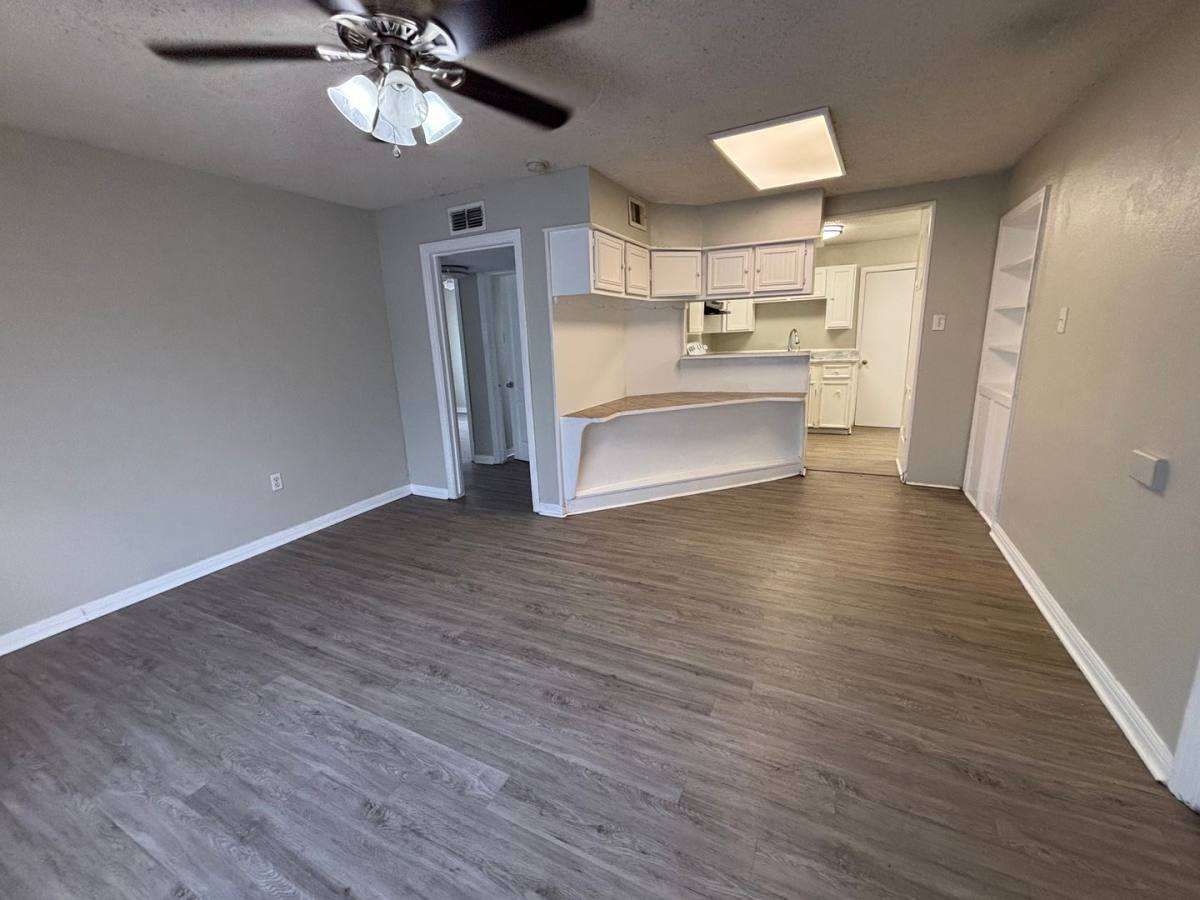 House for rent at 1137 1st Ave N, Texas City, TX 77590