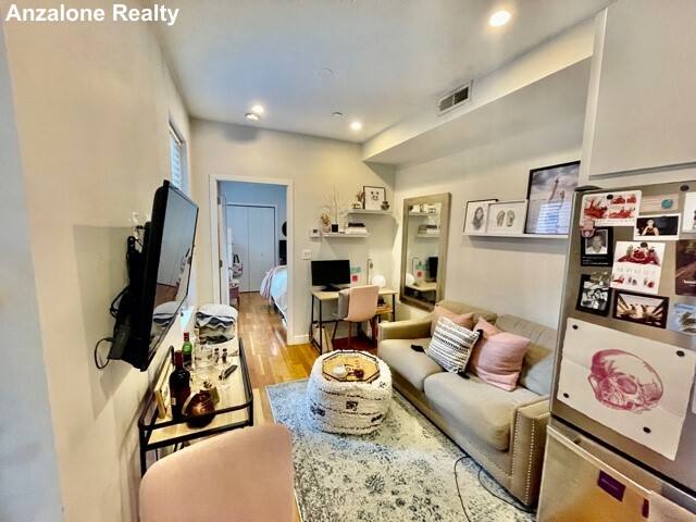 House for rent at 419 Hanover St #3, Boston, MA 02113