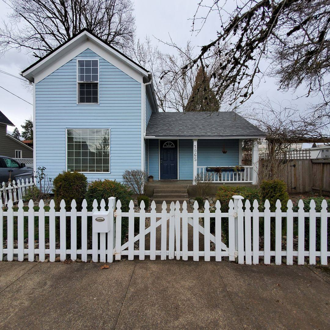 House for rent at 1065 SW 8th Ave, Albany, OR 97321