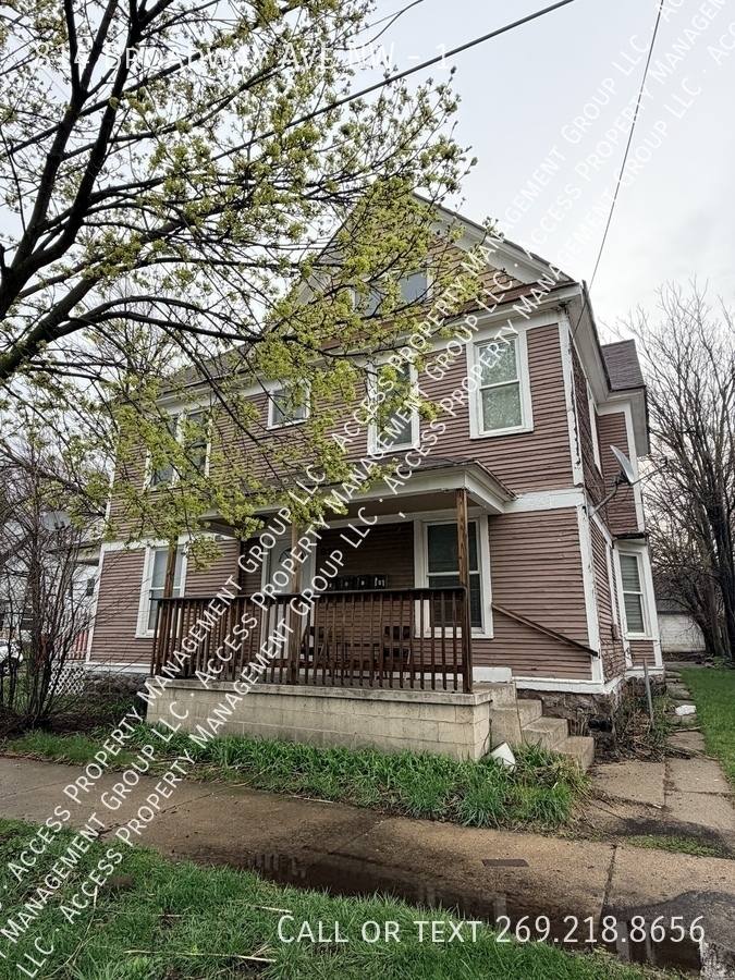 Apartment for rent at 814 Broadway Ave NW #1, Grand Rapids, MI 49504