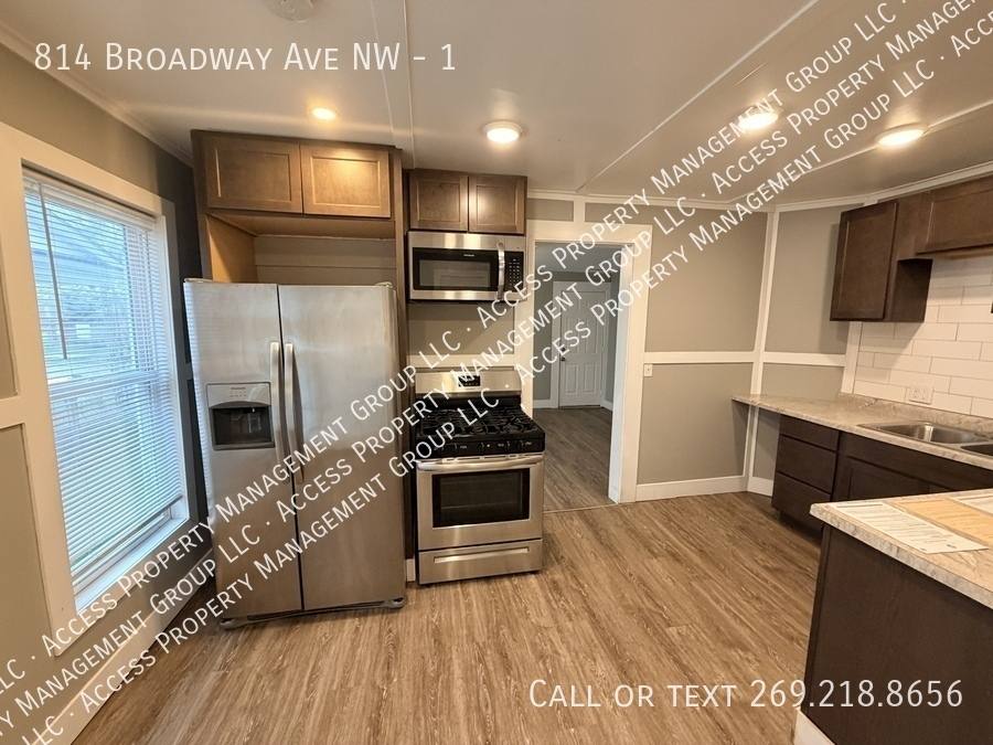 Apartment for rent at 814 Broadway Ave NW #1, Grand Rapids, MI 49504