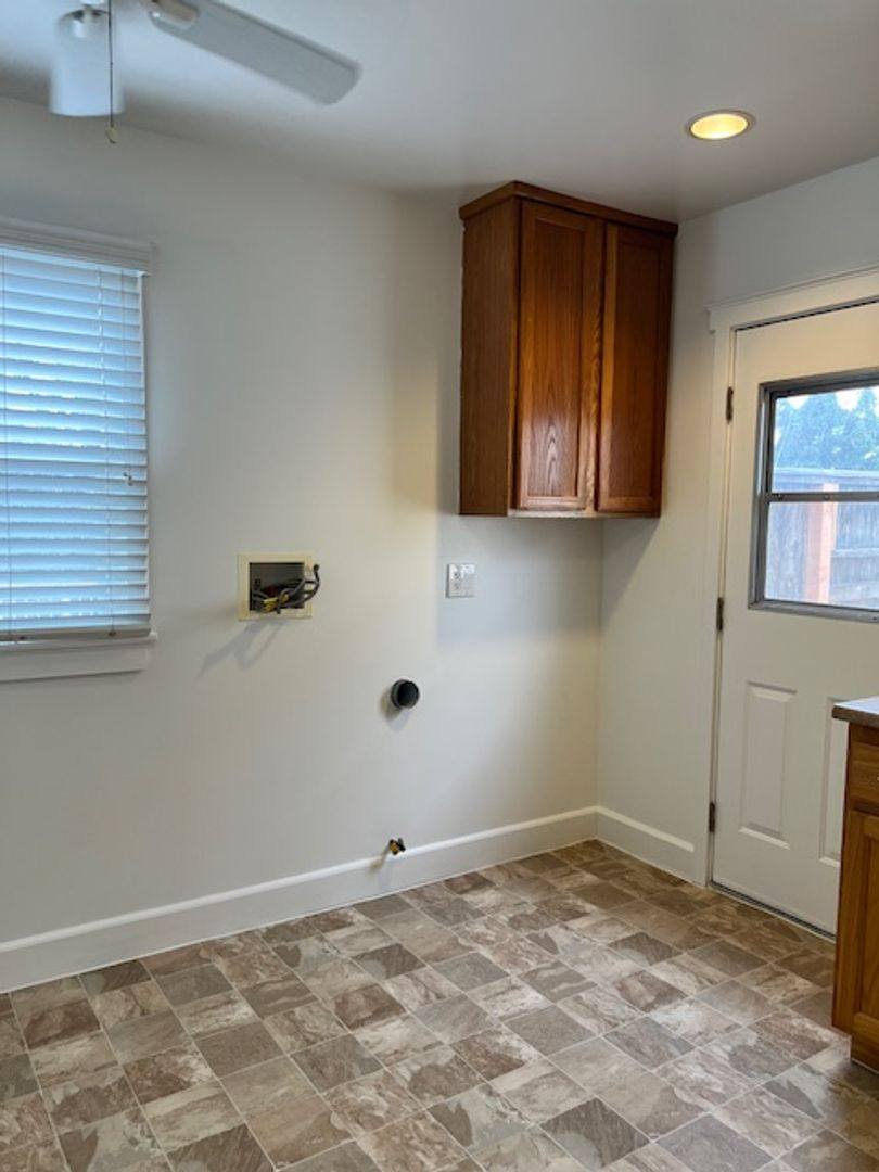 Apartment for rent at 245 - 249 4th Ave, Venice, CA 90291