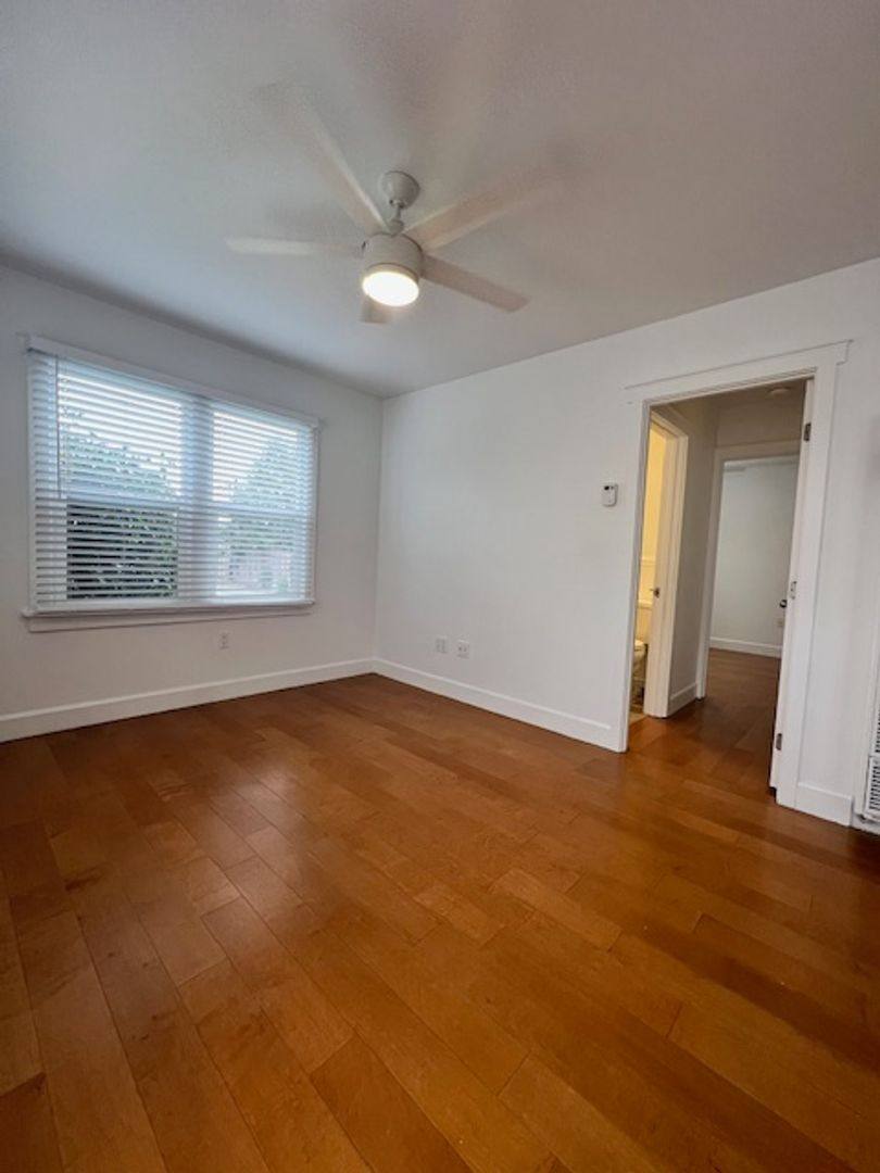 Apartment for rent at 245 - 249 4th Ave, Venice, CA 90291