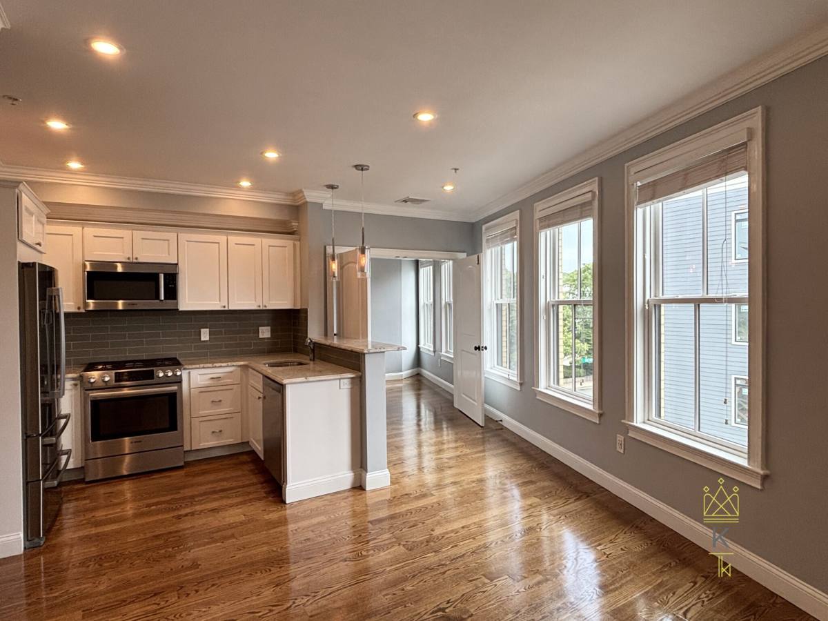 Apartment for rent at 38-42 Hyde Park Ave #5, Jamaica Plain, MA 02130