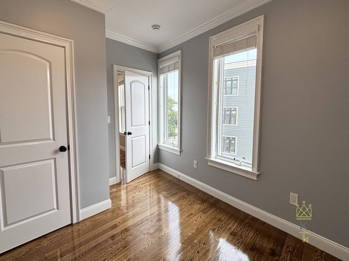 Apartment for rent at 38-42 Hyde Park Ave #5, Jamaica Plain, MA 02130