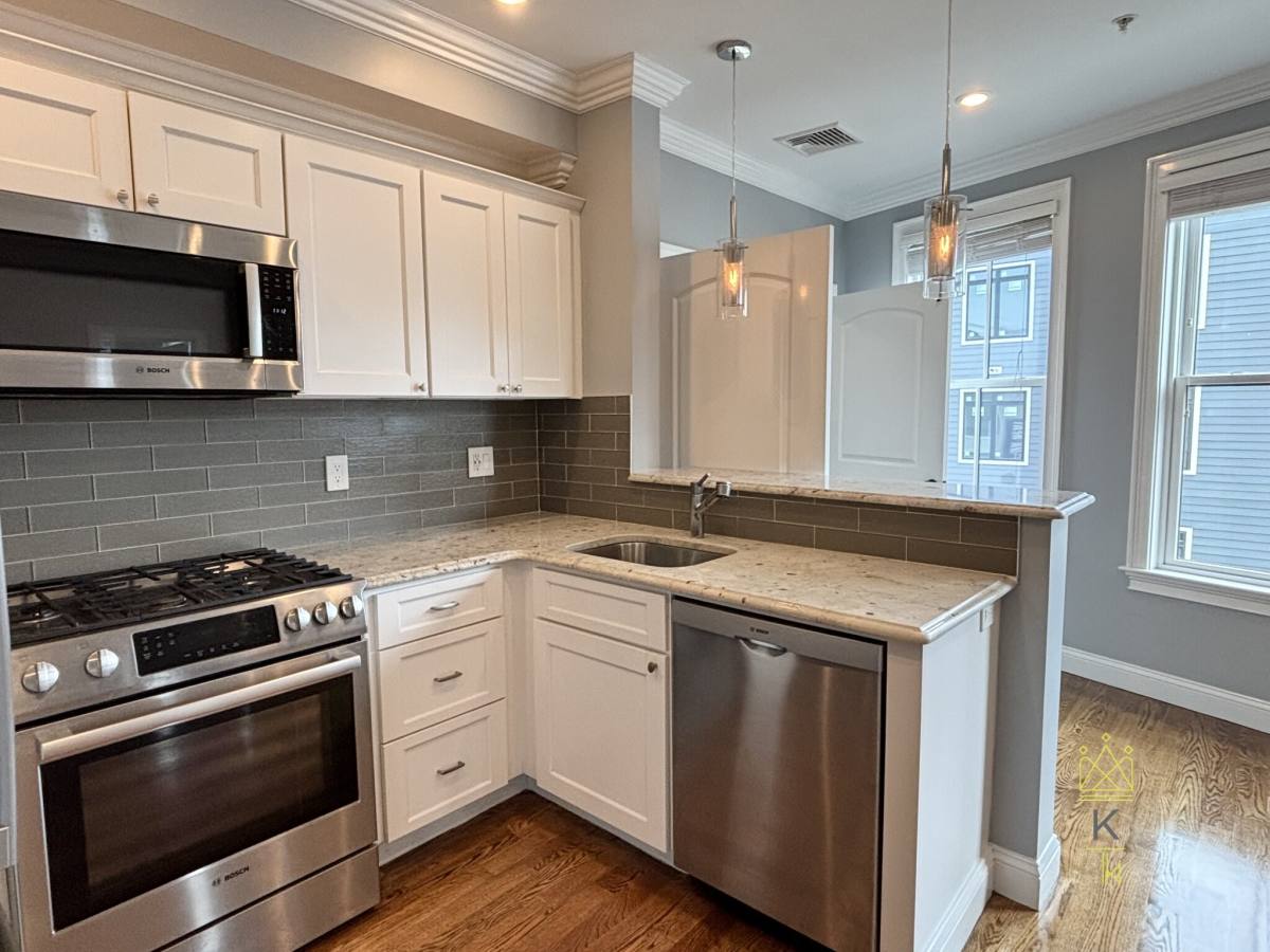 Apartment for rent at 38-42 Hyde Park Ave #5, Jamaica Plain, MA 02130