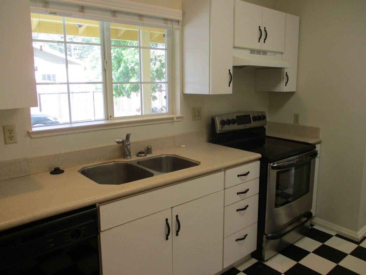 House for rent at 1608 Laburnum Ave, Chico, CA 95926