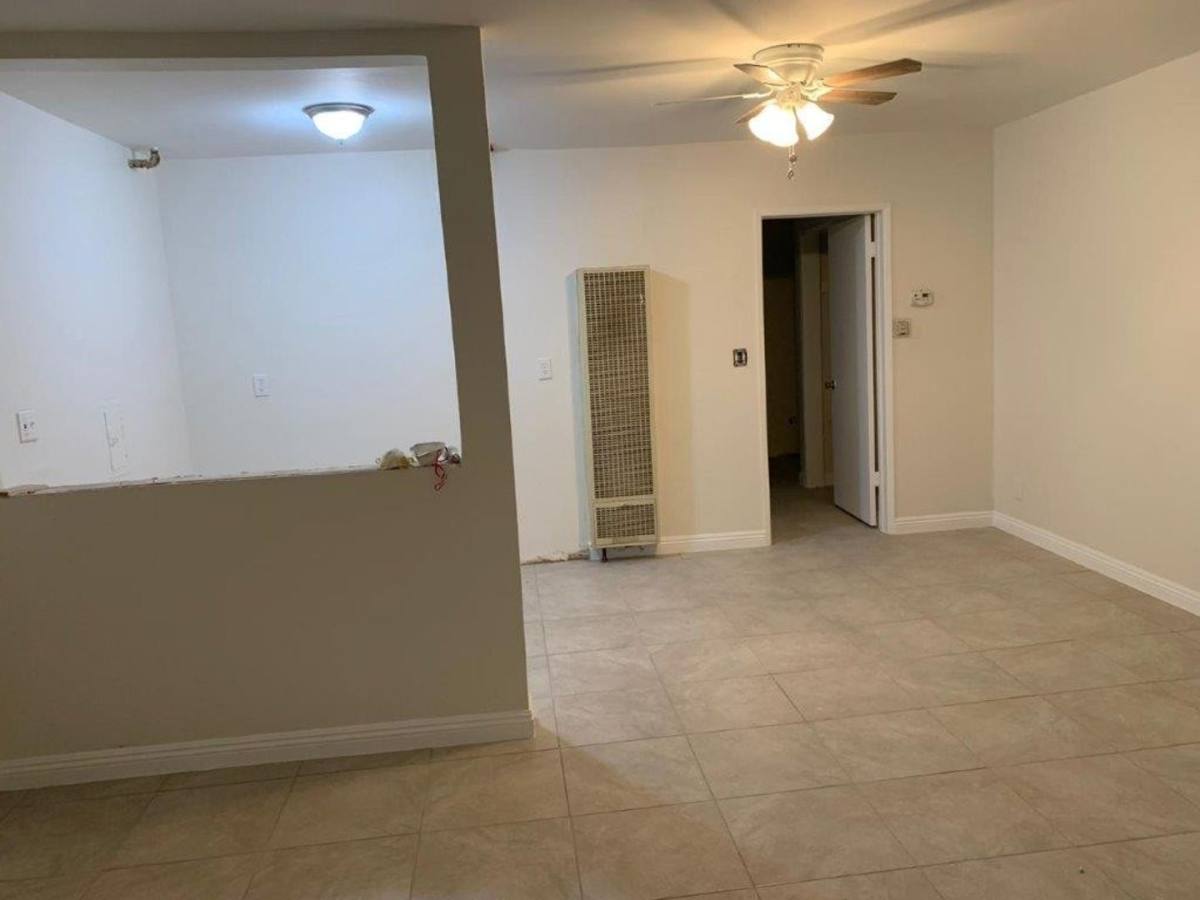 Apartment for rent at 7525 Sepulveda Blvd, Van Nuys, CA 91405