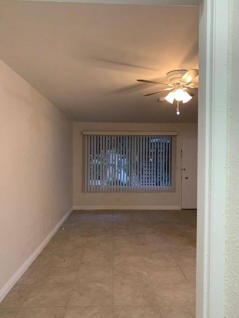 Apartment for rent at 7525 Sepulveda Blvd, Van Nuys, CA 91405
