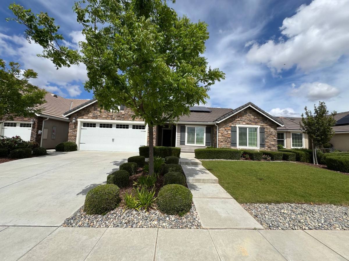 House for rent at 391 Maclure Ave, Madera, CA 93636