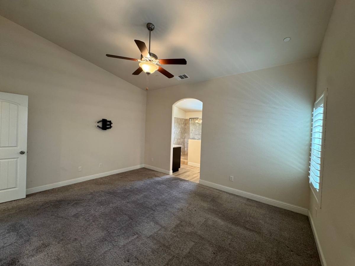 House for rent at 391 Maclure Ave, Madera, CA 93636