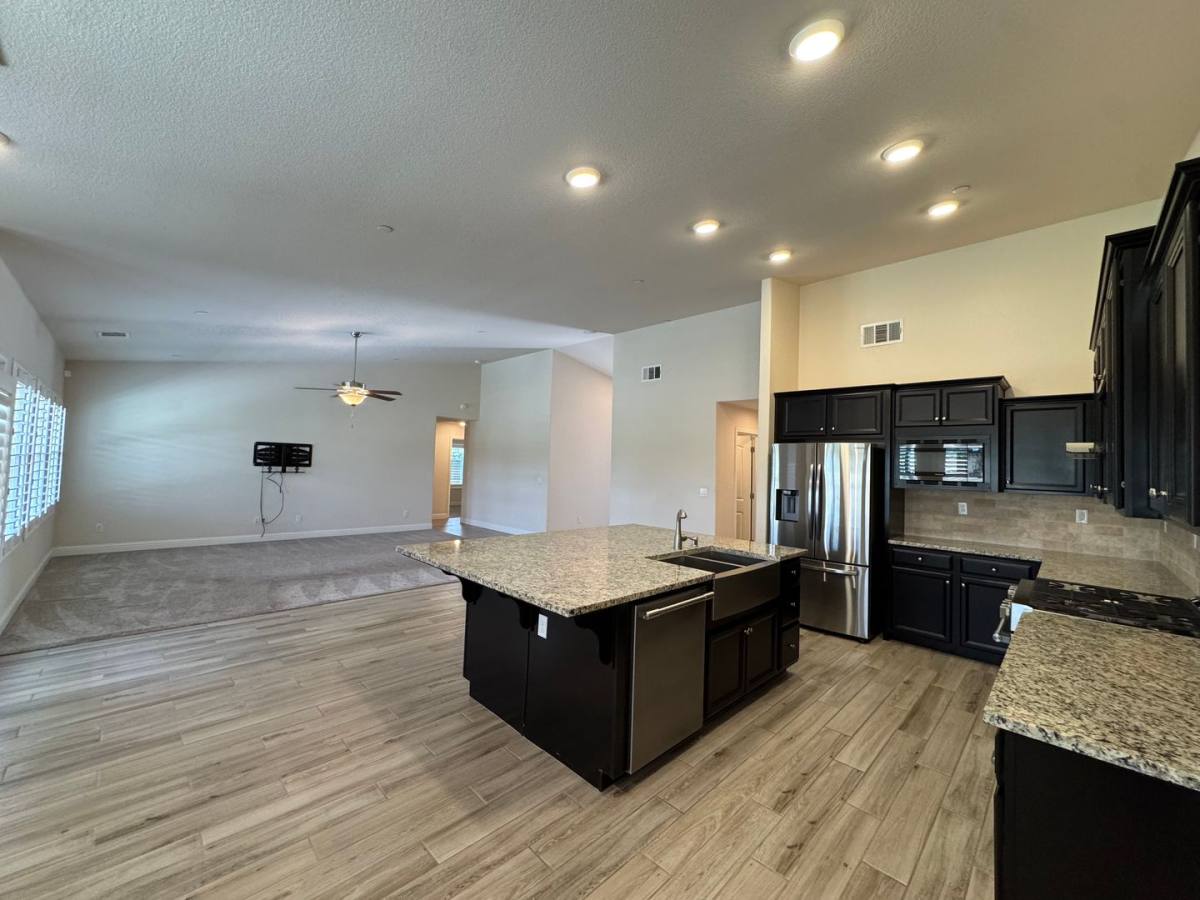 House for rent at 391 Maclure Ave, Madera, CA 93636