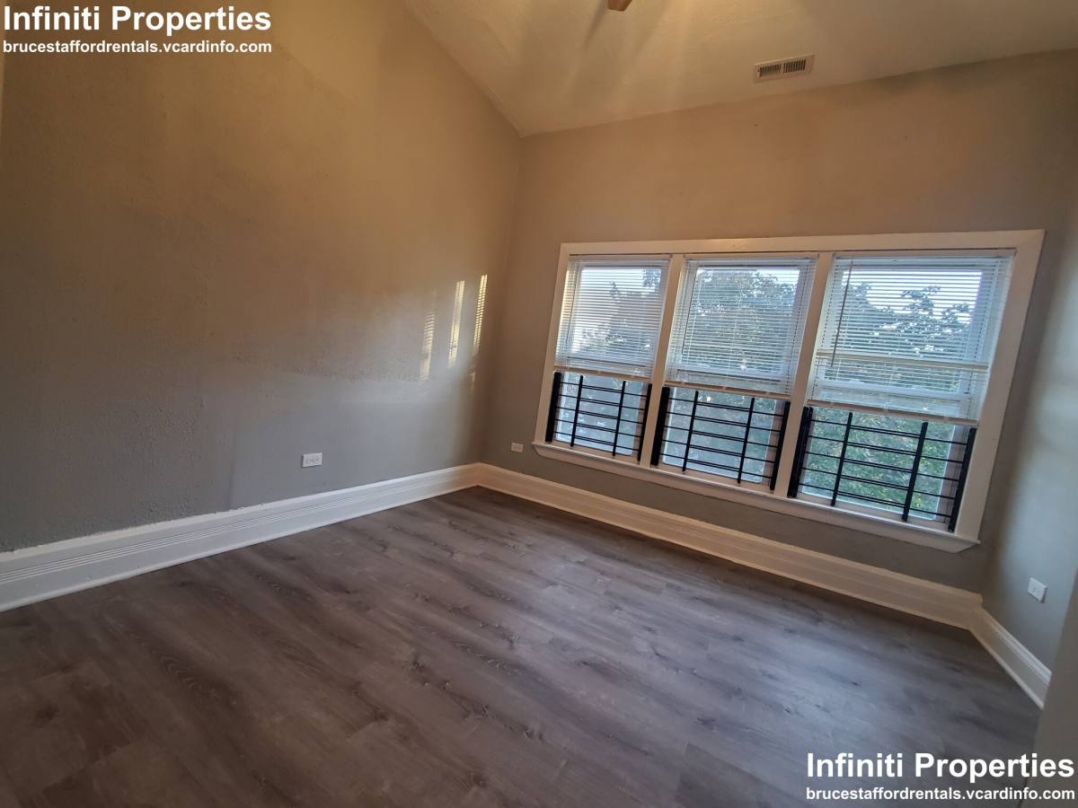 Apartment for rent at 1350 E 76th St #2, Chicago, IL 60619