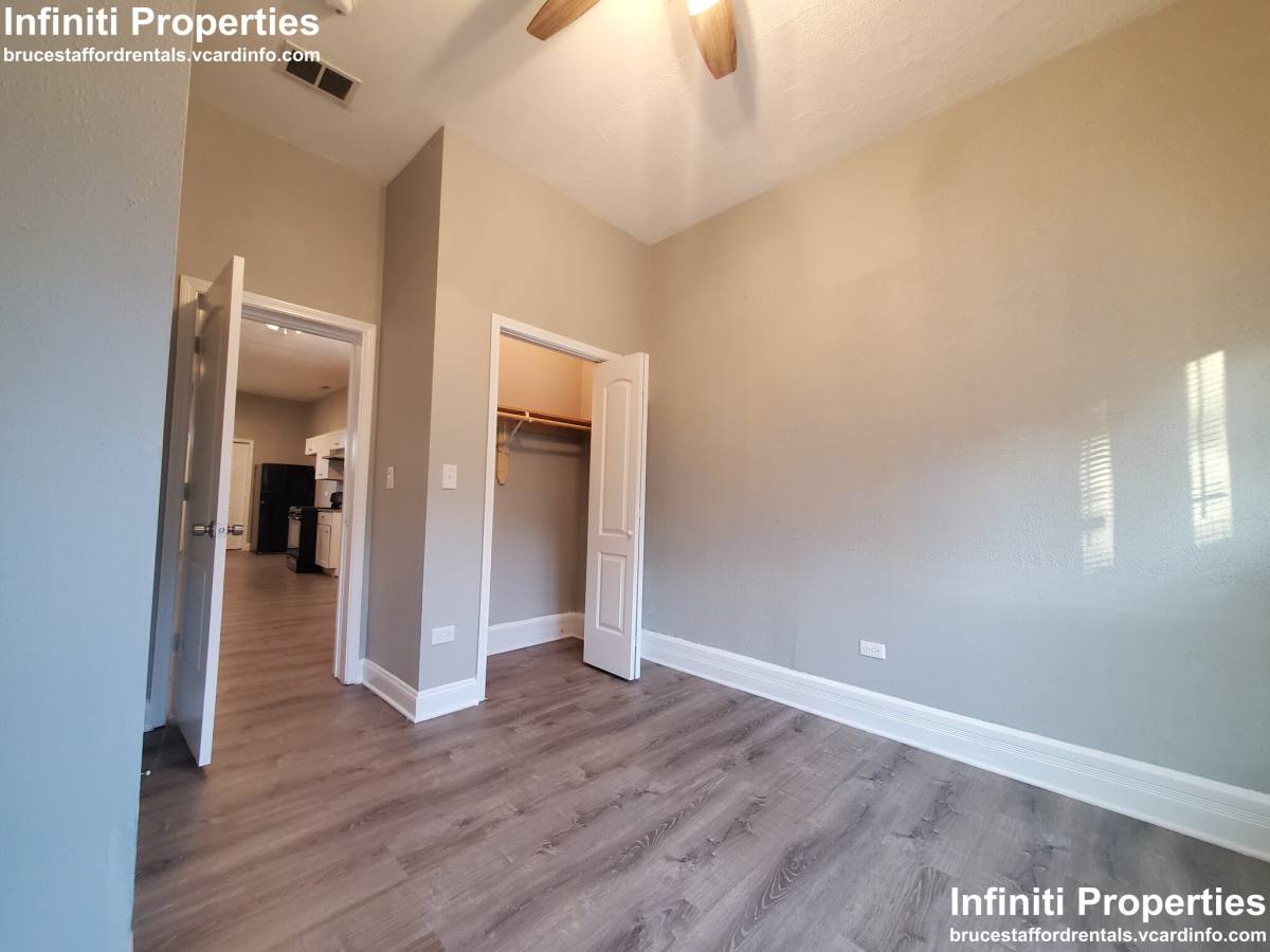 Apartment for rent at 1350 E 76th St #2, Chicago, IL 60619