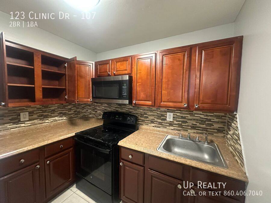 Apartment for rent at 123 Clinic Dr #107, New Britain, CT 06051