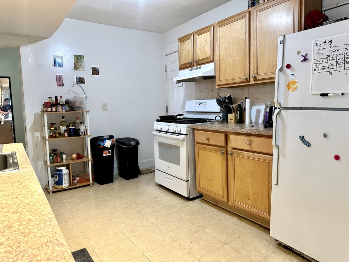 Apartment for rent at 223 Summer St #3L, Cambridge, MA 02141