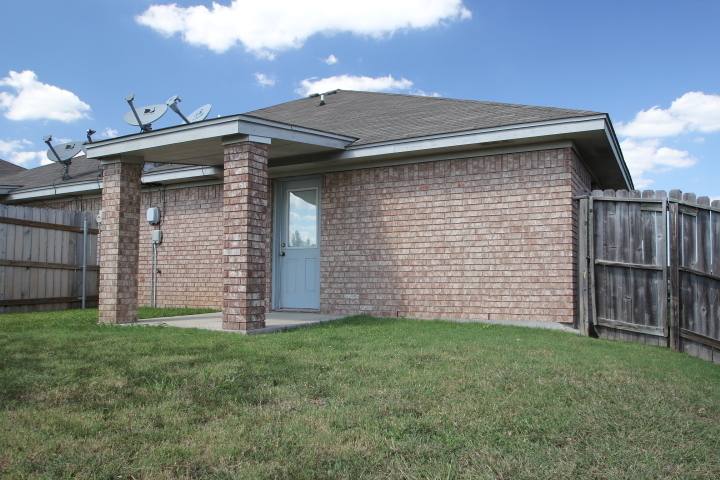Townhouse for rent at 5006-A John David, Killeen, TX 76549