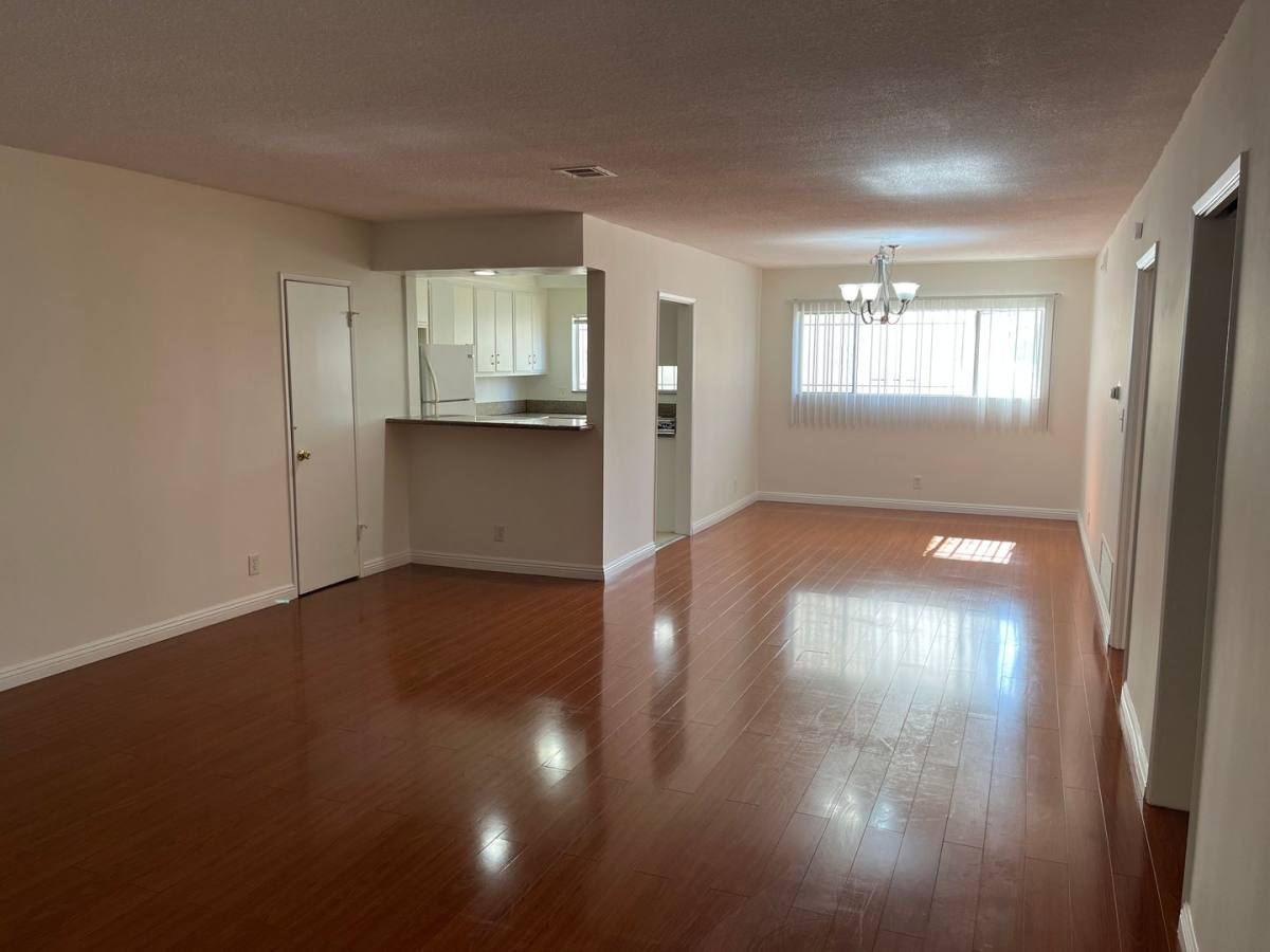 Apartment for rent at 1065 S Holt Ave, Los Angeles, CA 90035
