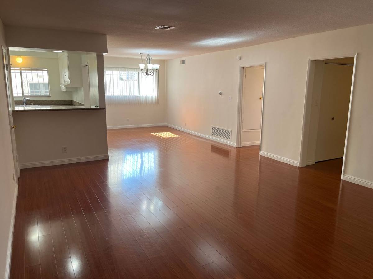 Apartment for rent at 1065 S Holt Ave, Los Angeles, CA 90035