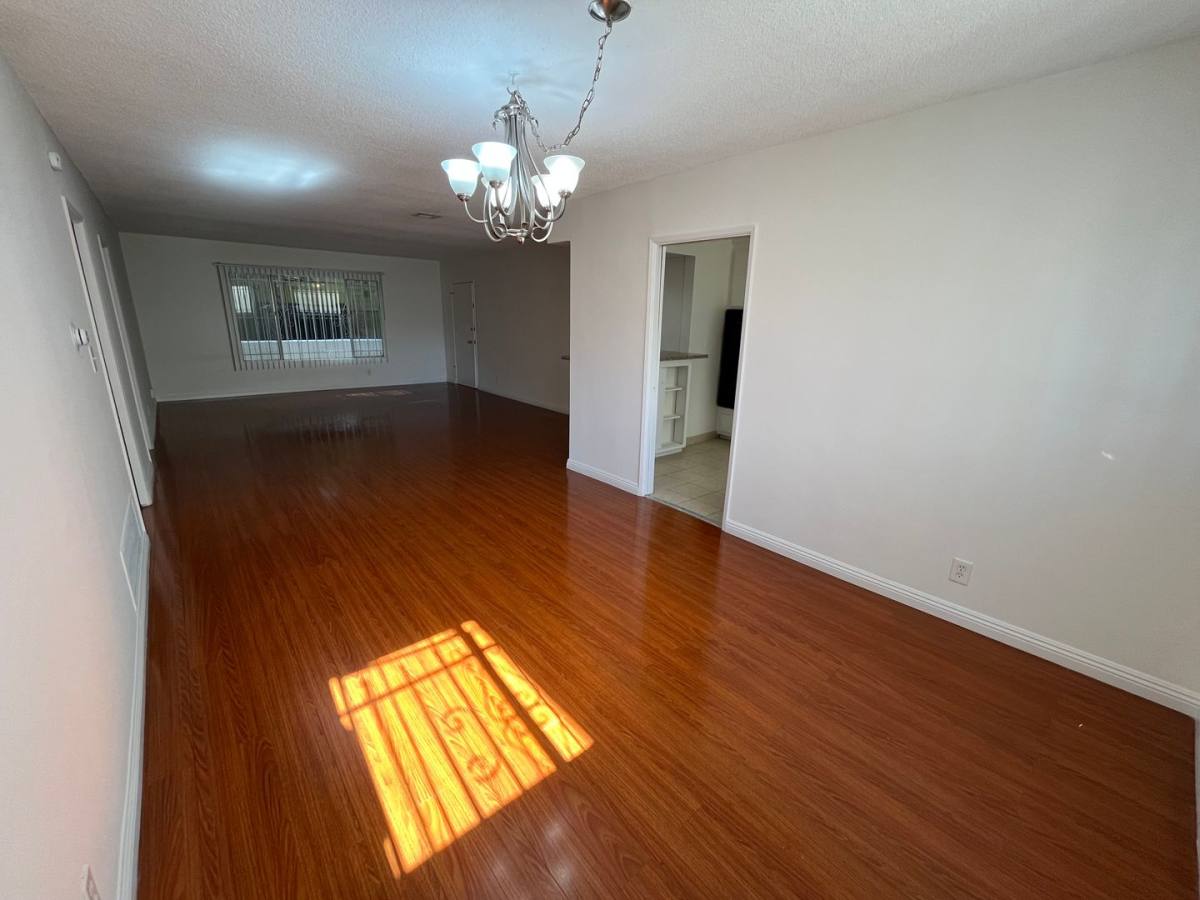 Apartment for rent at 1065 S Holt Ave, Los Angeles, CA 90035