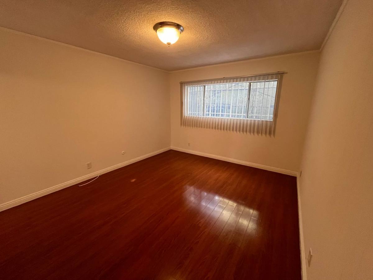 Apartment for rent at 1065 S Holt Ave, Los Angeles, CA 90035