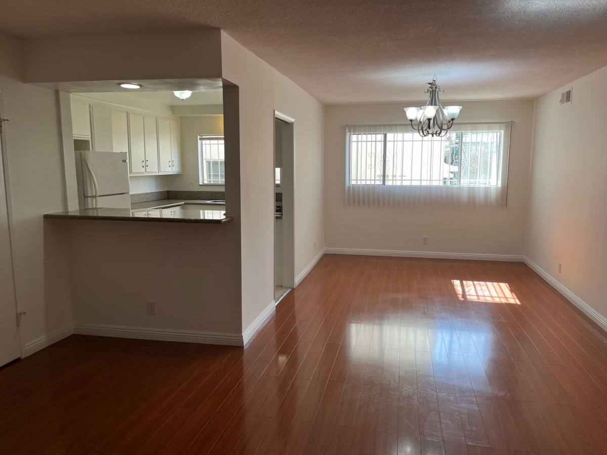 Apartment for rent at 1065 S Holt Ave, Los Angeles, CA 90035