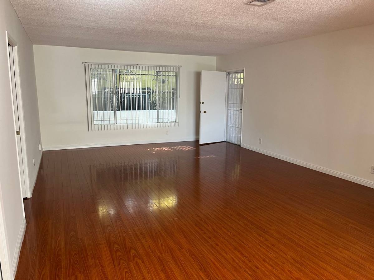 Apartment for rent at 1065 S Holt Ave, Los Angeles, CA 90035