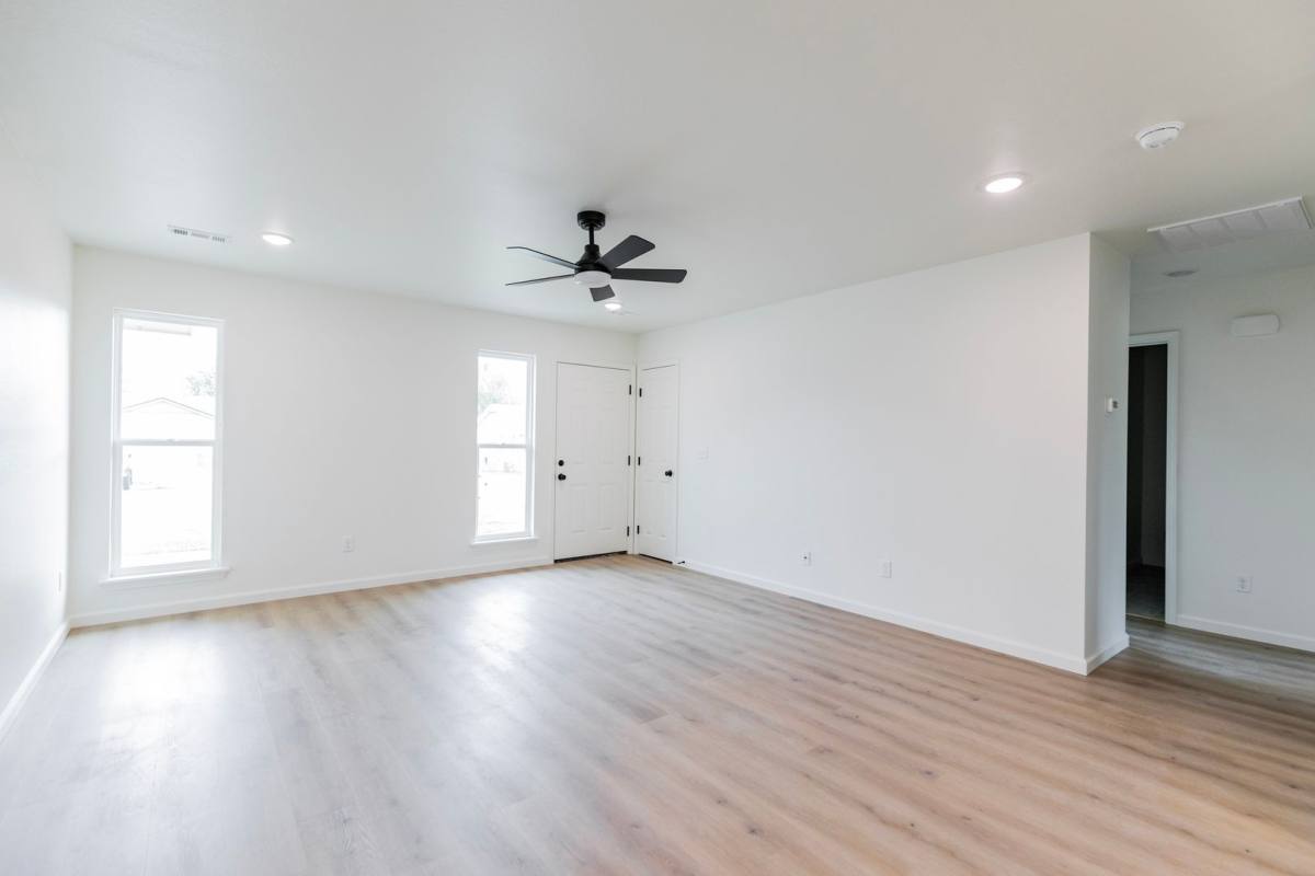 House for rent at 1802 S 14th Place, Rogers, AR 72756
