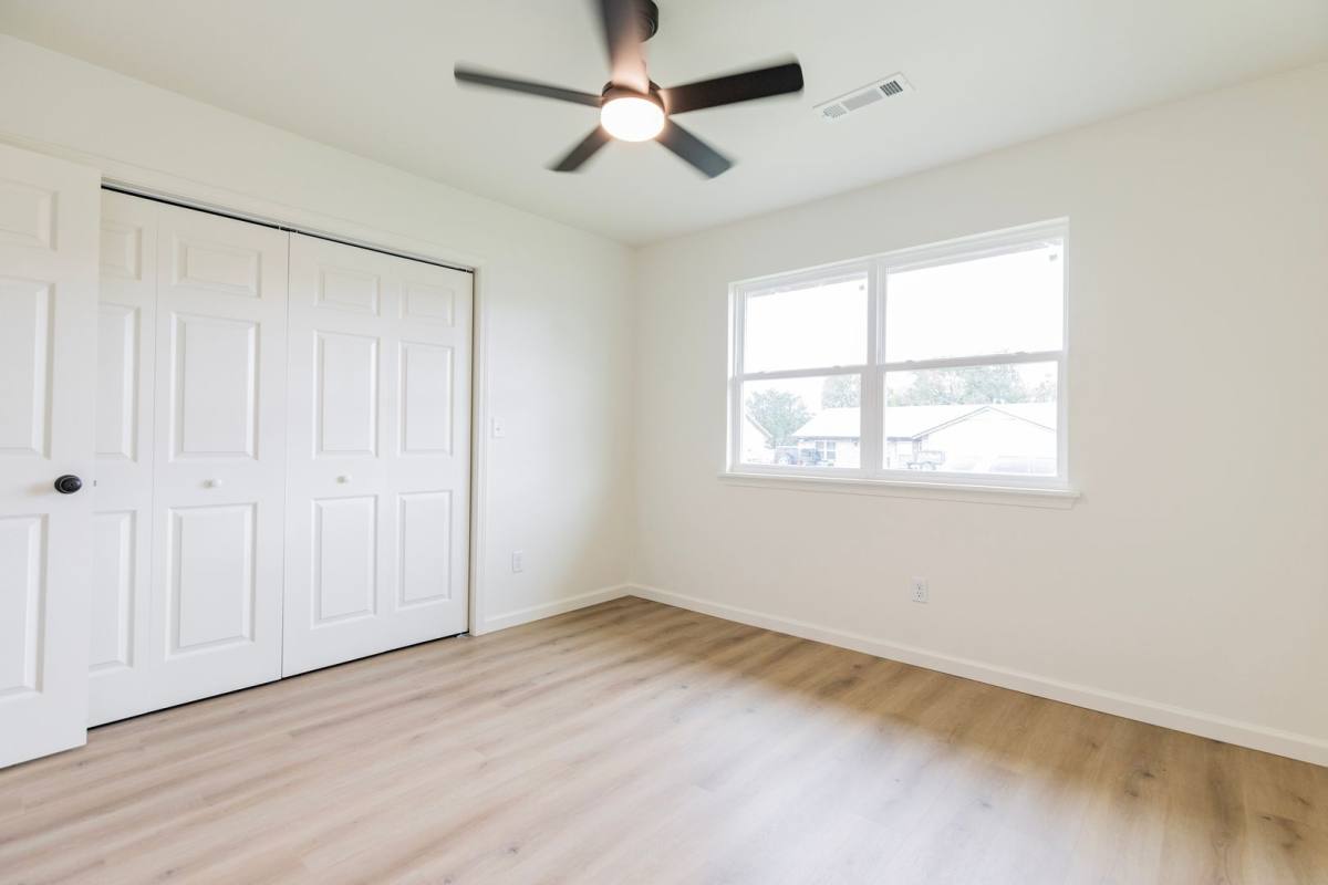 House for rent at 1802 S 14th Place, Rogers, AR 72756