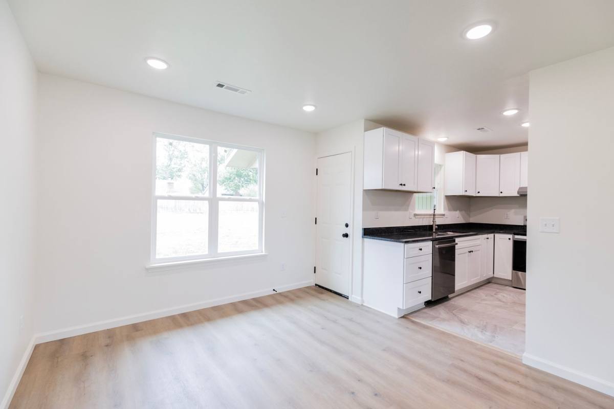 House for rent at 1802 S 14th Place, Rogers, AR 72756