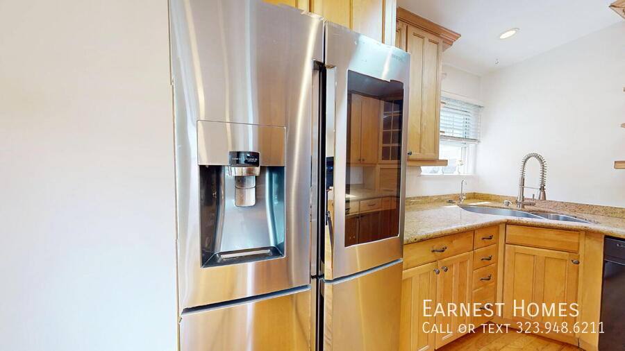 House for rent at 1410 Dartmouth Dr, Glendale, CA 91205