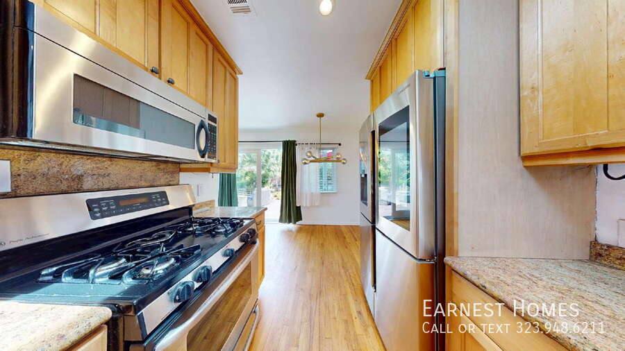 House for rent at 1410 Dartmouth Dr, Glendale, CA 91205