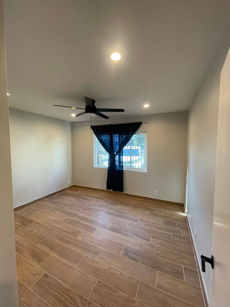 Apartment for rent at 1819 S Manhattan Place, Los Angeles, CA 90019