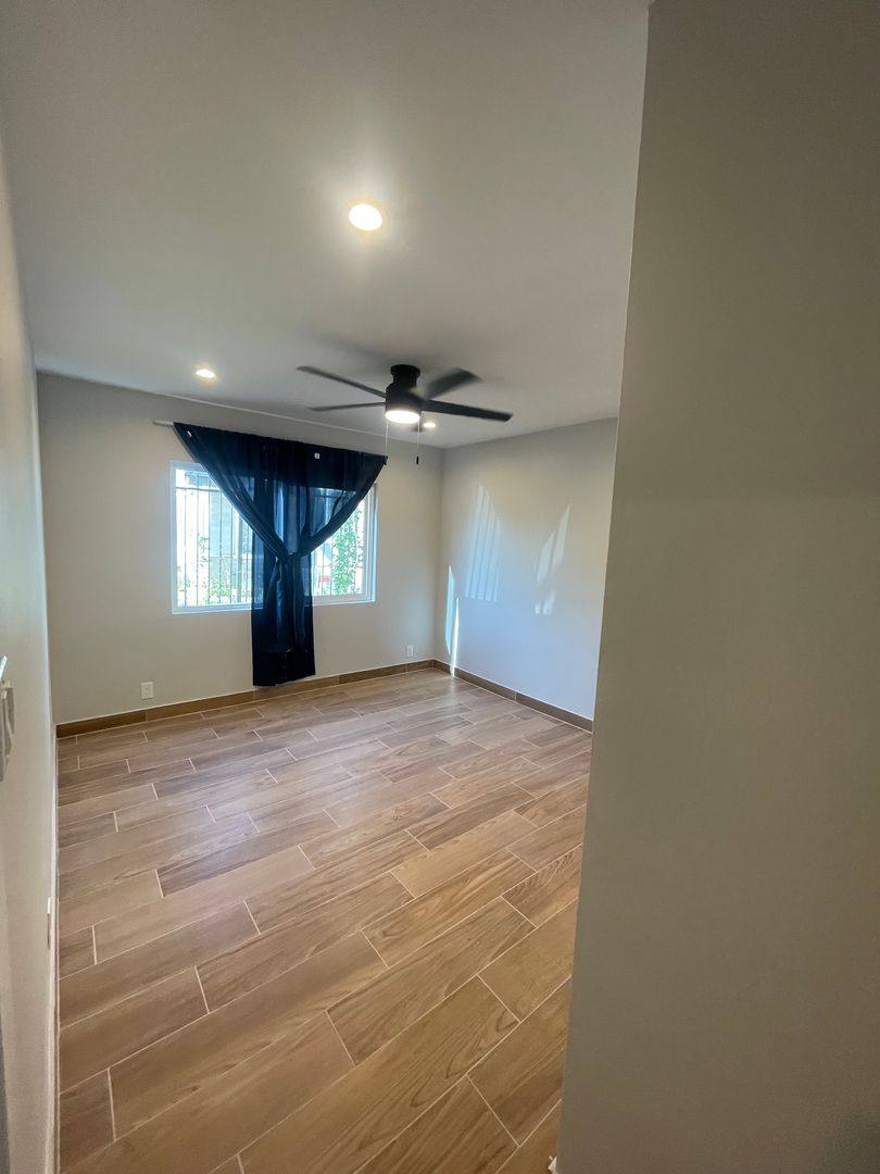 Apartment for rent at 1819 S Manhattan Place, Los Angeles, CA 90019