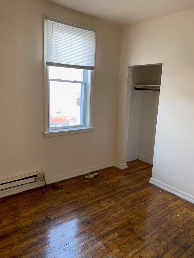 Apartment for rent at 828 W Windlake Ave, Milwaukee, WI 53204