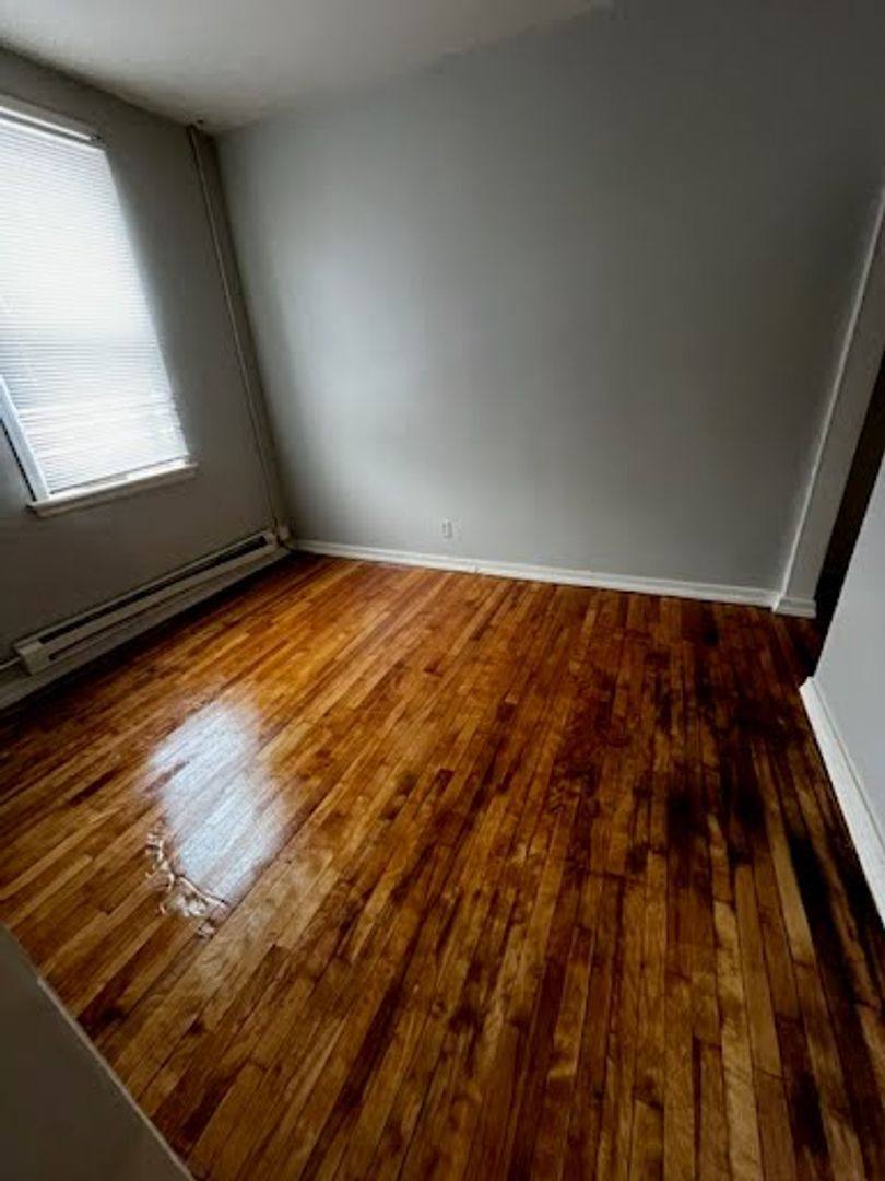Apartment for rent at 828 W Windlake Ave, Milwaukee, WI 53204