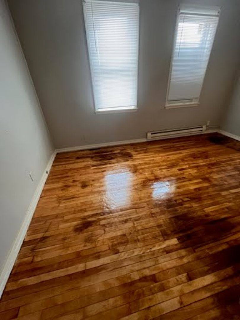Apartment for rent at 828 W Windlake Ave, Milwaukee, WI 53204