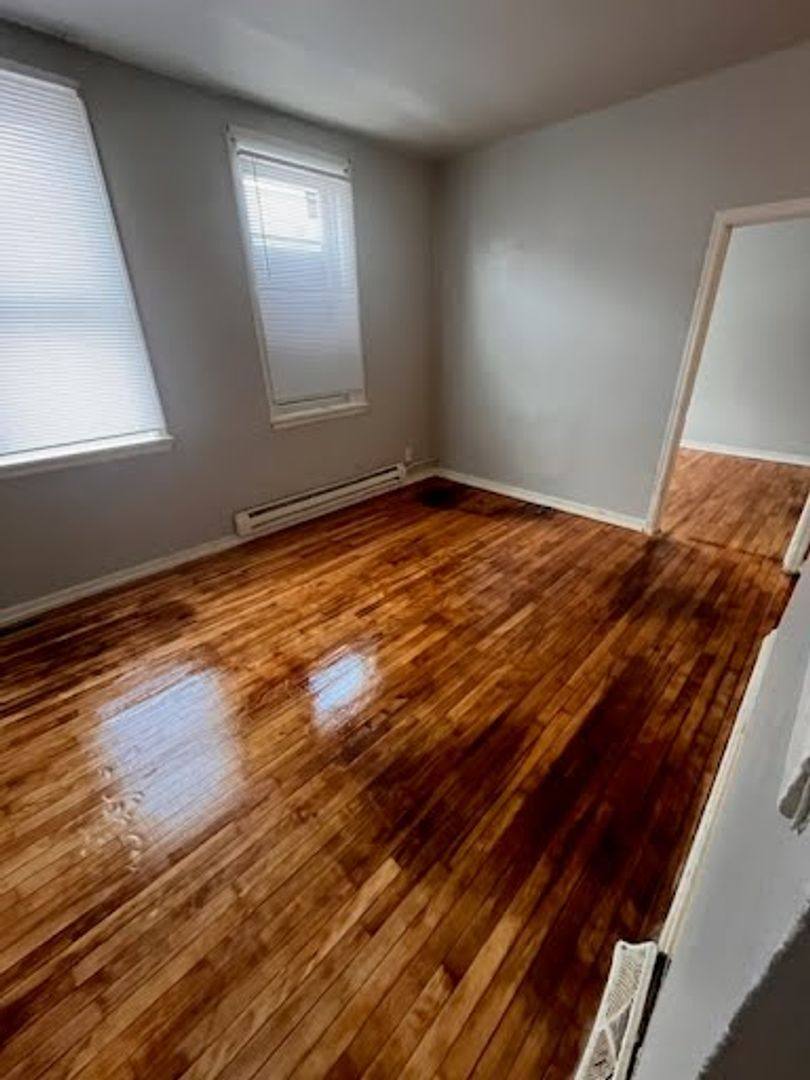Apartment for rent at 828 W Windlake Ave, Milwaukee, WI 53204