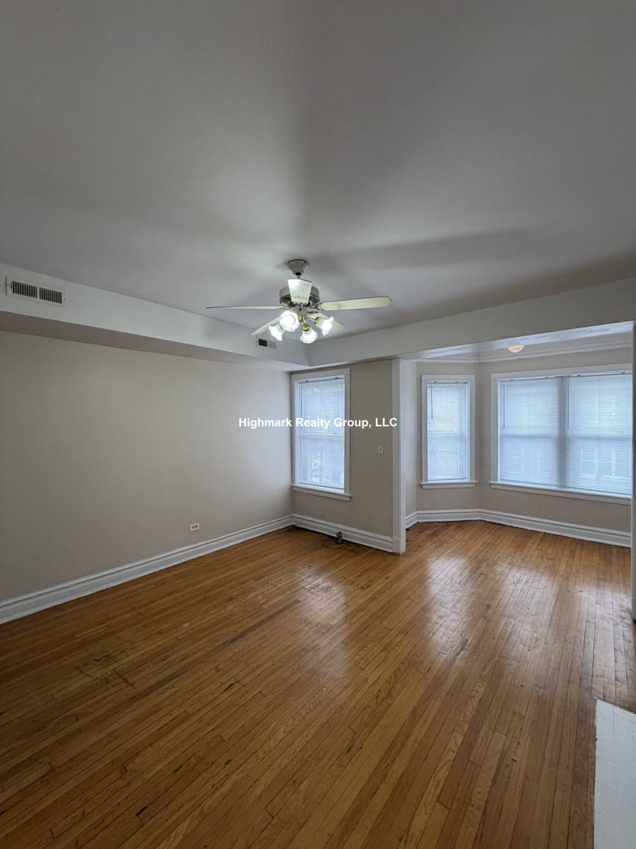 Apartment for rent at 7507 N Greenview Ave #3N, Chicago, IL 60626