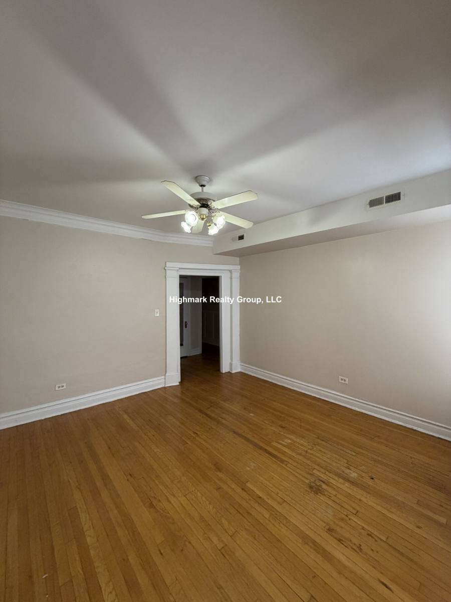 Apartment for rent at 7507 N Greenview Ave #3N, Chicago, IL 60626