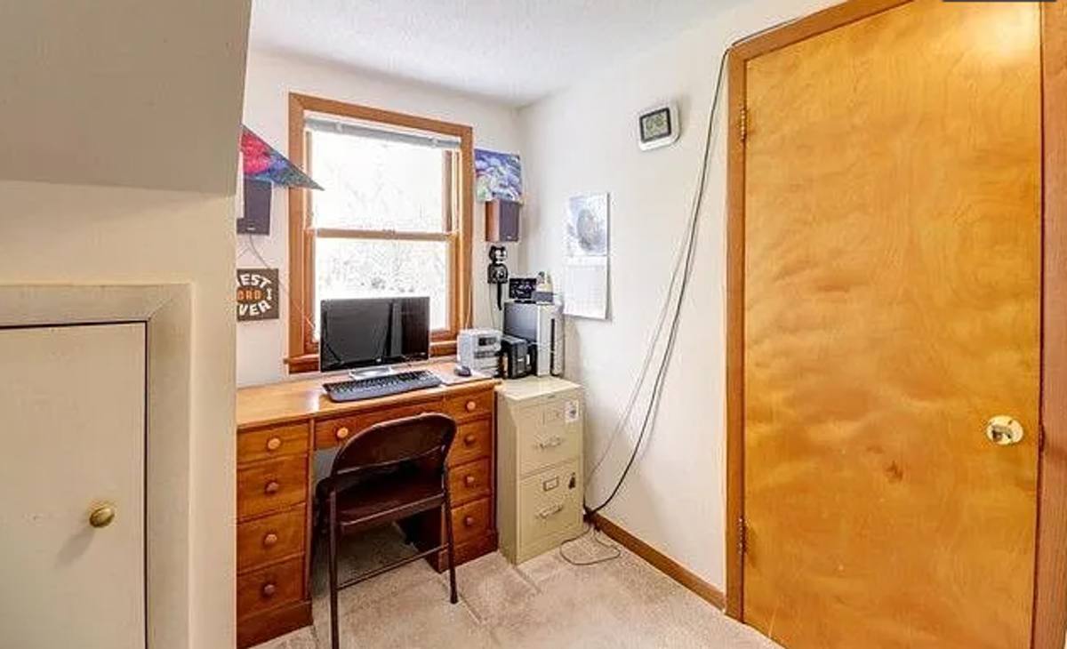 House for rent at 1202 Cambridge Dr, Champaign, IL 61821