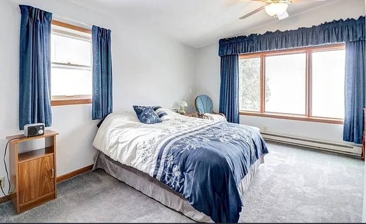 House for rent at 1202 Cambridge Dr, Champaign, IL 61821