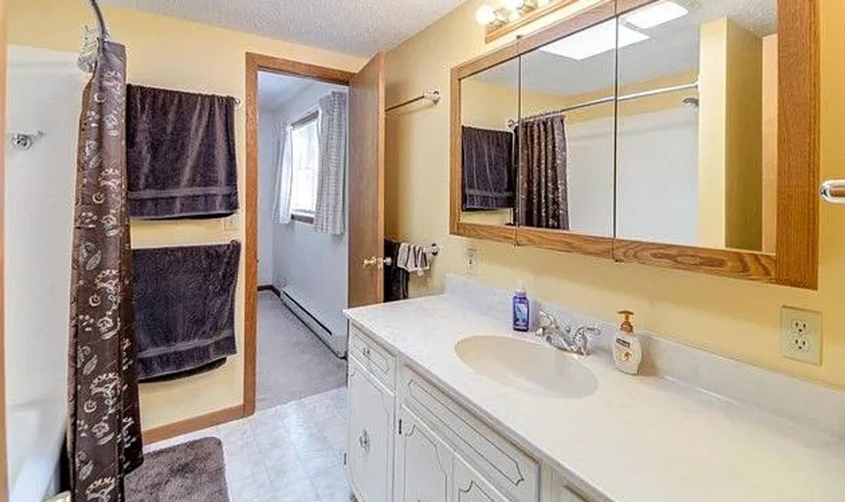 House for rent at 1202 Cambridge Dr, Champaign, IL 61821