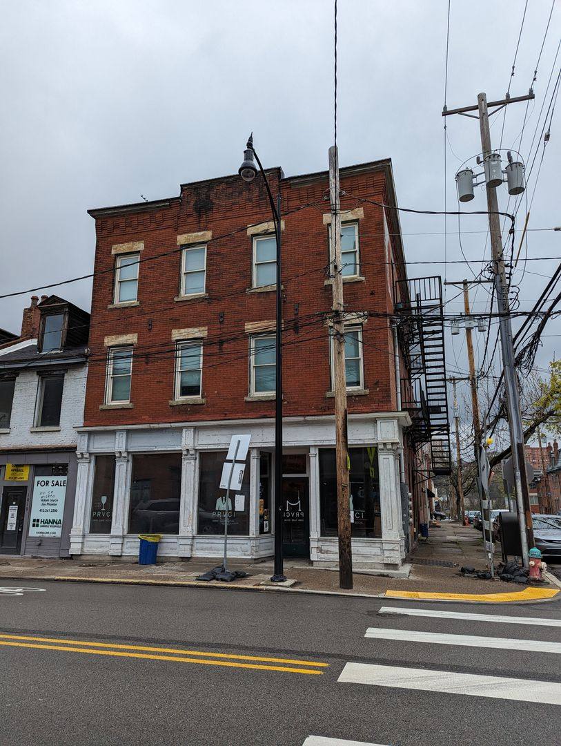Apartment for rent at 1021 E Carson St, Pittsburgh, PA 15203