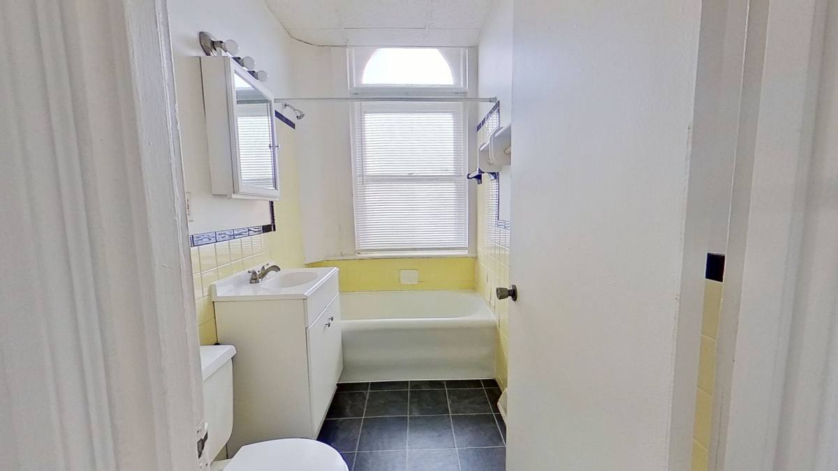 Apartment for rent at 202 E King St, York, PA 17403