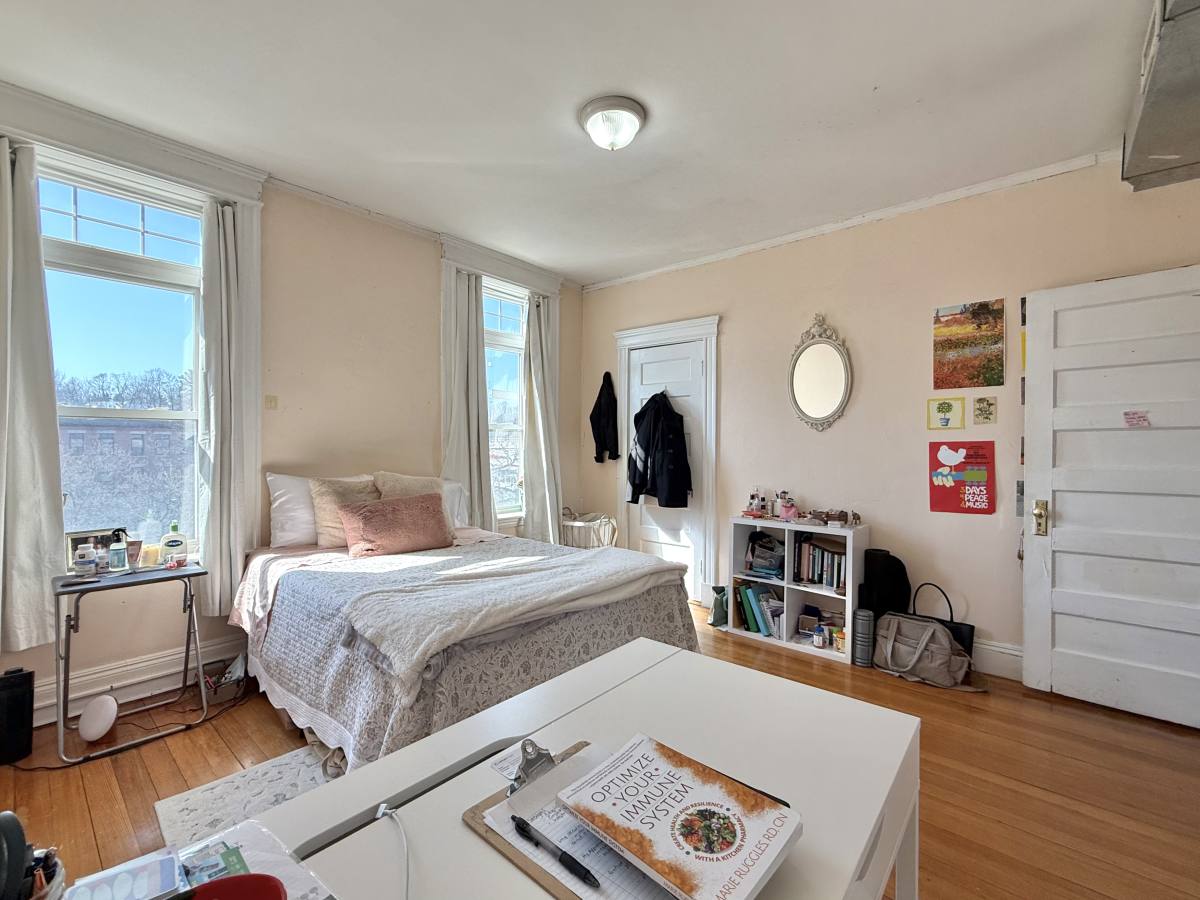Apartment for rent at 1908 Beacon St #3, Brookline, MA 02445