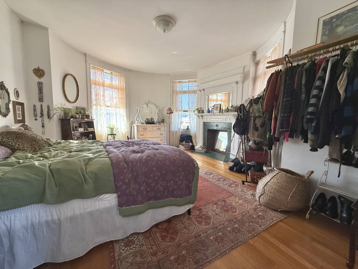 Apartment for rent at 1908 Beacon St #3, Brookline, MA 02445