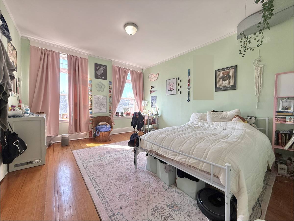 Apartment for rent at 1908 Beacon St #3, Brookline, MA 02445