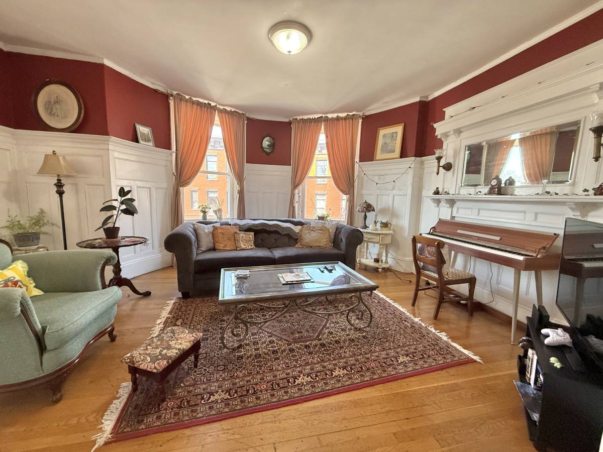 Apartment for rent at 1908 Beacon St #3, Brookline, MA 02445